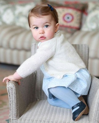 Princesa Charlotte, filha mais nova de Kate Middleton e do príncipe William (Foto: Reprodução / Instagram)