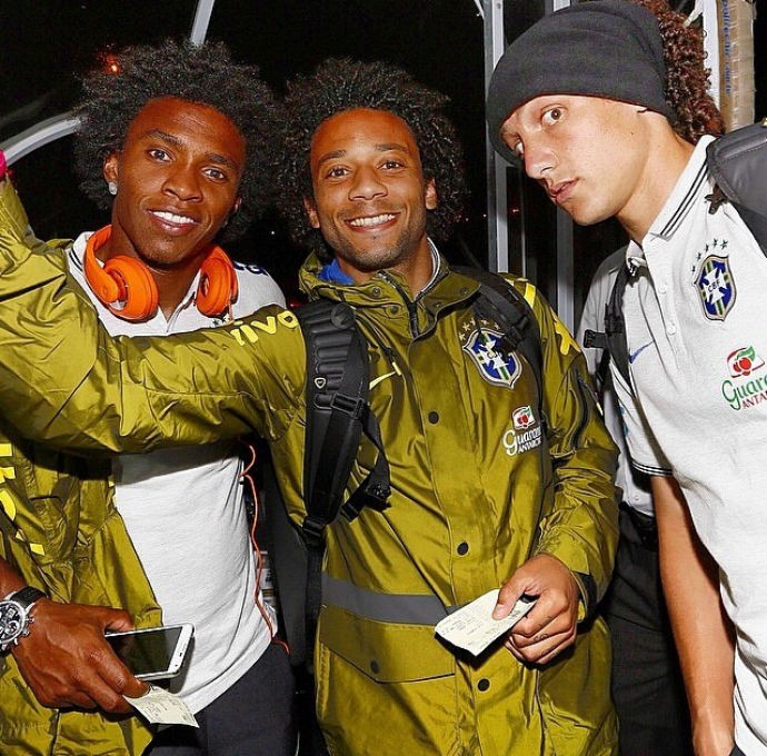 Willian, Marcelo e David Luiz formam o 'bonde dos cabelos' (Foto: Reprodução/Instagram)