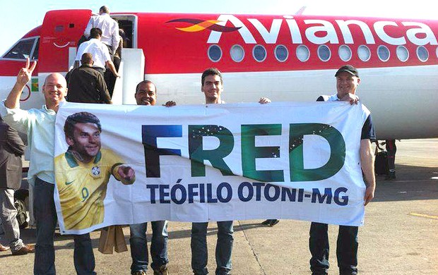 torcida Fred faixa (Foto: Reprodução / Facebook Oficial)