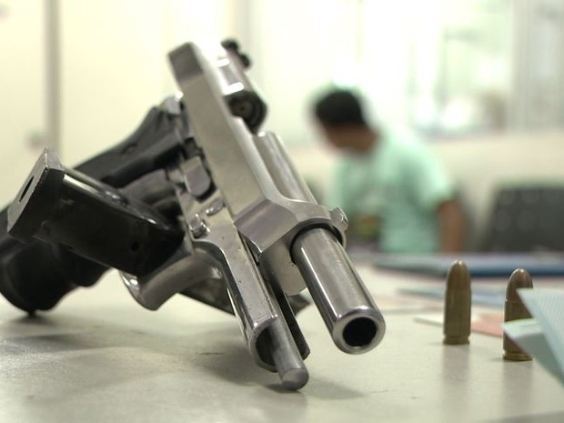 Anderson de Souza já foi preso por assalto a caixa eletrônico, mas fugiu (Foto: Reprodução/ TV Gazeta)