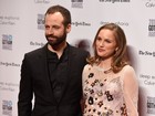 Natalie Portman exibe barrigão de seis meses de gravidez em premiação