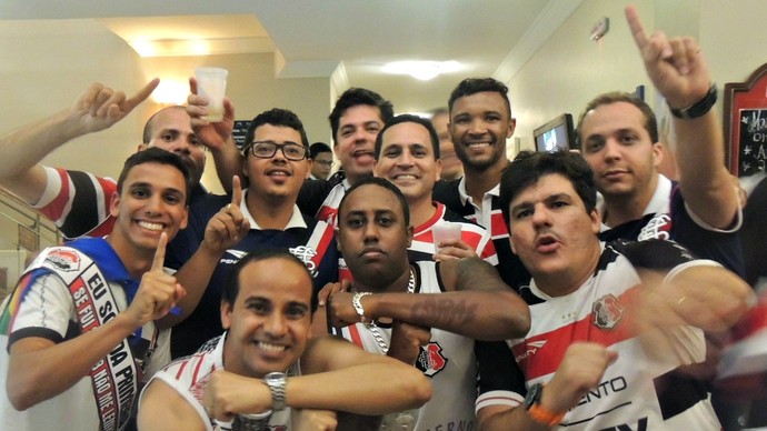 torcida santa cruz acesso itu (Foto: Rômulo Alcoforado) torcida santa cruz acesso itu (Foto: Rômulo Alcoforado)