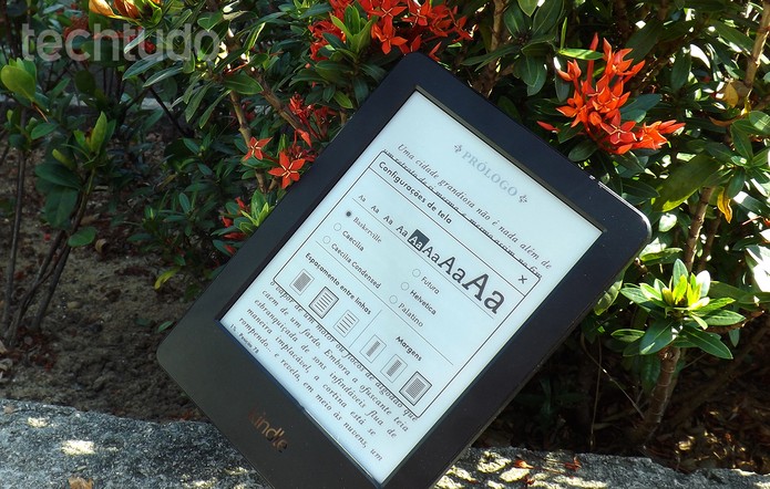 Kindle tem preço de R$299 e pode ser encontrado em lojas virtuais brasileiras (Foto: Barbara Mannara/TechTudo)