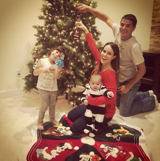 EGO - Fernanda Pontes monta a árvore de Natal em família. 'Momento  especial' - notícias de Famosos