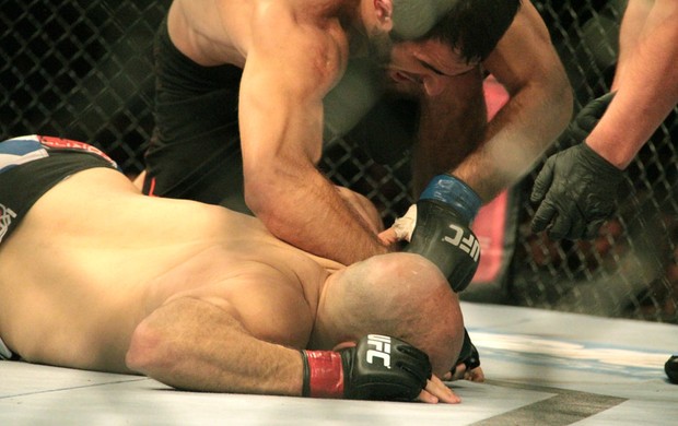Thiago Bodão e Omari Akhmedov UFC Goiânia (Foto: Rodrigo Malinverni)