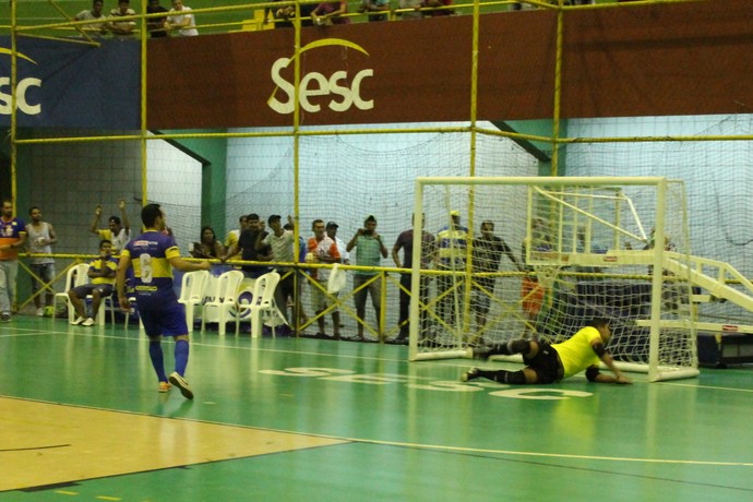 Juazeiro x Santa Luzia, Copa TV Grande Rio de Futsal (Foto: Magda Lomeu)