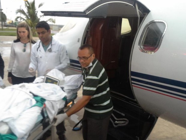 Márcio Ronny foi transferido para centro de referência de queimados, em Goiânia (Foto: Jade Bona/G1)