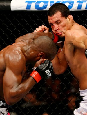 Phil Davis x Vinny Magalhaes UFC 159 (Foto: Getty Images)