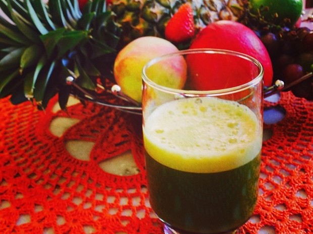 Grazi Massafera posta foto de suco verde (Foto: Instagram / Reprodução) Grazi Massafera posta foto de suco verde (Foto: Instagram / Reprodução)