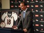Campeão do Super Bowl 50, Peyton Manning confirma aposentadoria