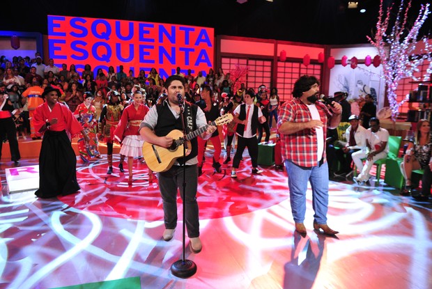 César Menotti e Fabiano  falam sobre saudade no Esquenta! (Foto: Rede Globo/Divulgação)