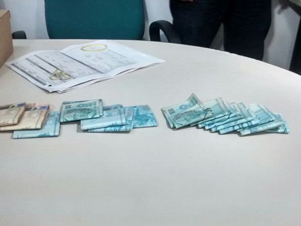Dinheiro era usado para compra de votos (Foto: Divulgação/ Polícia Militar)