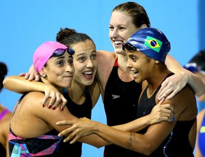 Larissa, Etiene, Graciele e Daynara, ntação,  bronze no 4x100m livre, Pan de Toronto (Foto: Satiro Sodre/SSPress)