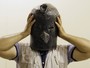 M�scaras de tortura usadas no regime de Saddam s�o expostas