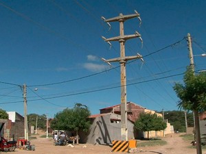 Menino brincava perto de fio de alta tensão em Juazeiro, na Bahia (Foto: Imagem/TV São Francisco)