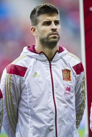 Piqué antes da partida da Espanha neste sábado (Foto: Juan Manuel Serrano Arce/Getty Images))