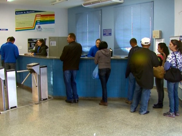 Sem dinheiro, atendimentos pelo SUS foram cortados na Santa Casa de São Sebastião do Paraíso (Foto: Reprodução EPTV)