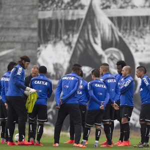 Com foco dividido, Mano põe elenco do Timão à prova em semana 