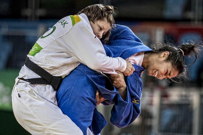 Semifinal entre a brasileira Mariana Silva e a  judoca eslovena Tina Trstenjak  (Foto: Marcio Rodrigues/MPIX/CBJ)