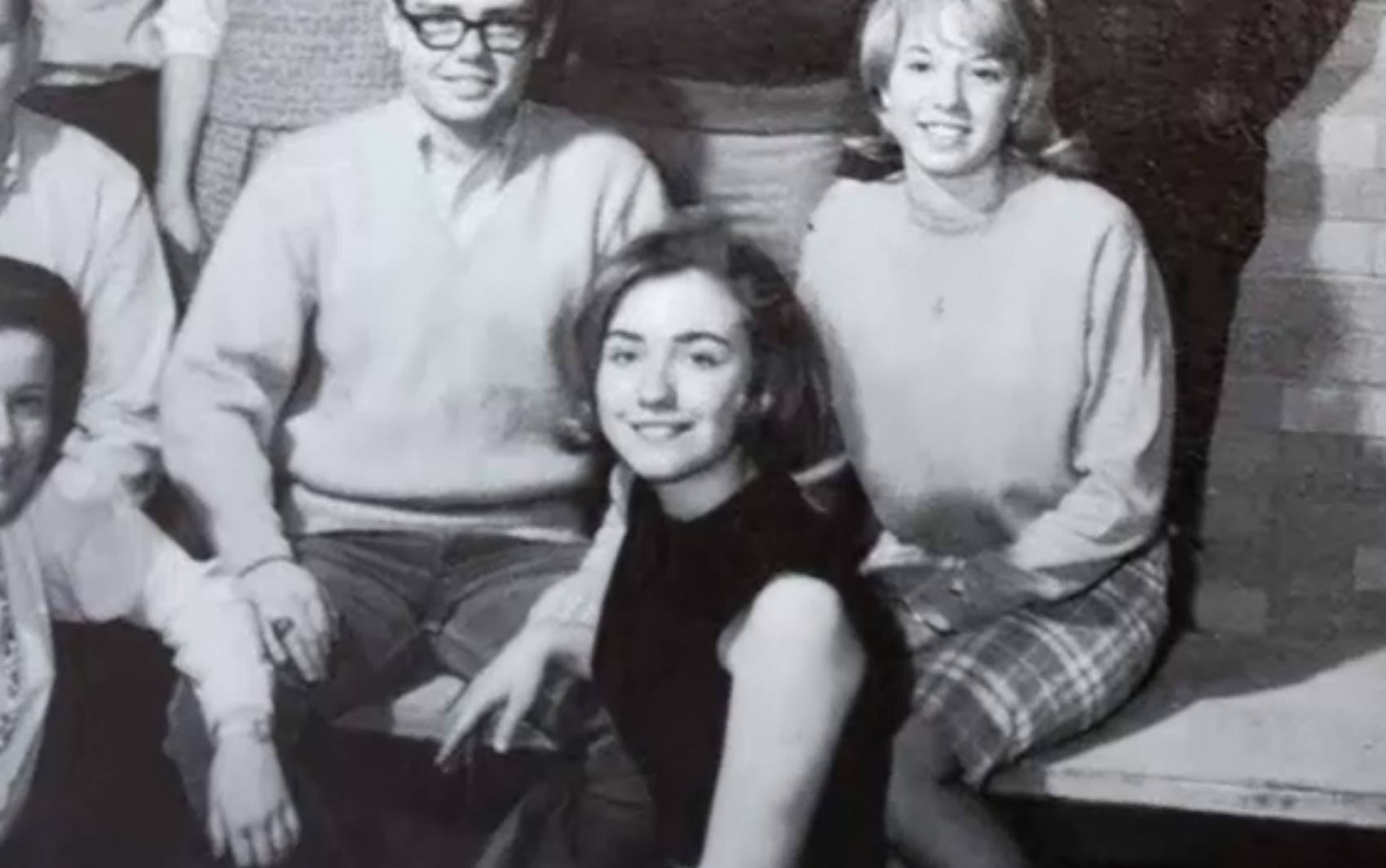Hillary na época de faculdade (Foto: AFP) Hillary na época de faculdade (Foto: AFP)