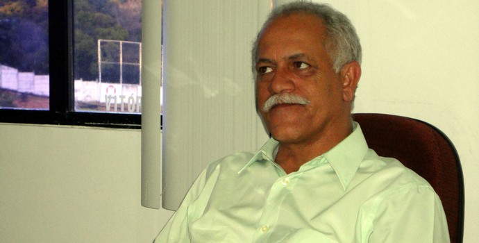 Raimundo Queiroz, diretor de futebol do Vitória (Foto: Raphael Carneiro/Globoesporte.com) Raimundo Queiroz, diretor de futebol do Vitória (Foto: Raphael Carneiro/Globoesporte.com)