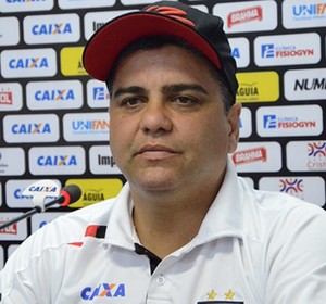 Marcelo Cabo - técnico do Atlético-GO (Foto: marcelo cabo; técnico; atlético-go)