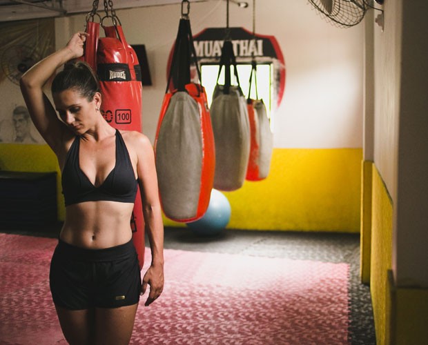 Juliana Frias também  pratica boxe e musculação (Foto: Beta Bernardol/Divulgação)