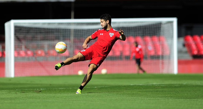 Alexandre Pato São Paulo Treino (Foto: Marcos Ribolli)