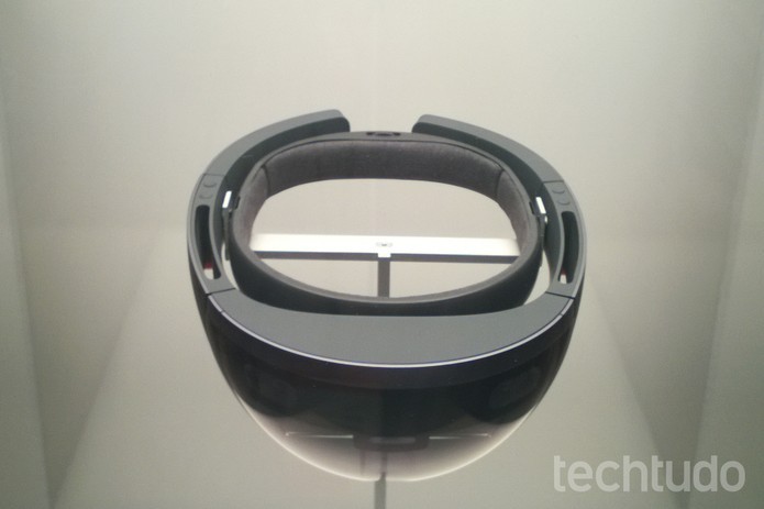 Versão para consumidores do HoloLens ainda não está disponível no mercado (Foto: Elson Junior/TechTudo)