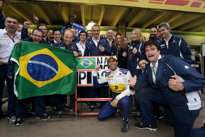 Felipe Nasr Sauber festa Interlagos (Foto: Divulgação Sauber)