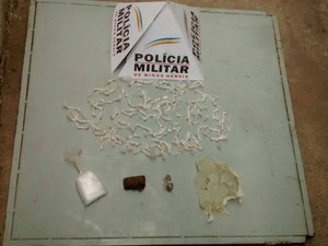Crack apreendido em Bom Despacho (Foto: Polícia Militar/ Divulgação)