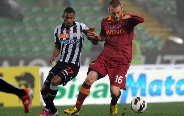 Maicosuel e De Rossi, Udinese x Roma (Foto: Getty Images)