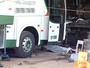 Mecânico morre prensado por ônibus que consertava em Ribeirão Preto, SP