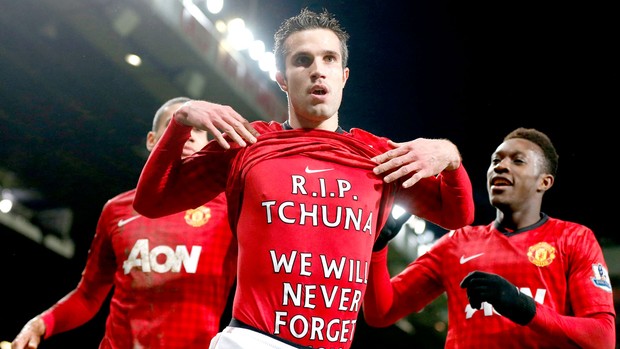 Robin van Persie comemora gol do Manchester United sobre o West Bromwich (Foto: Reuters)