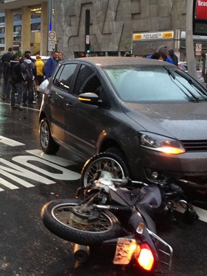 [Imagem: moto-acidente-paulista.jpg]