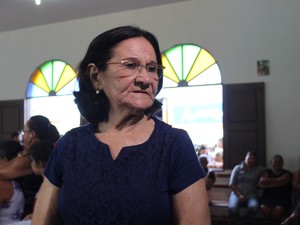Moradora Irene Reis falou que sociedade pede explicação (Foto: Catarina Costa/G1)
