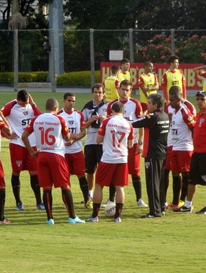Ney Franco conversa com jogadores do São Paulo em treino (Foto: Site Oficial / saopaulofc.net)