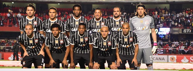 Corinthians time posado (Foto: Marcos Ribolli / globoesporte.com)