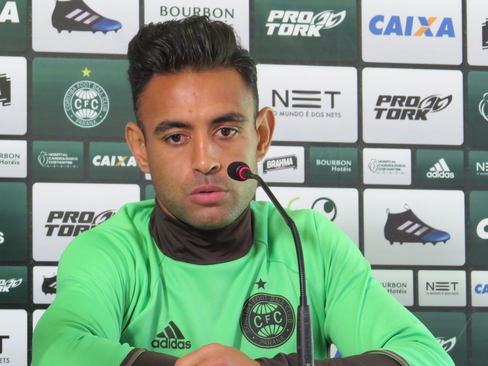 Werley cobra jogo perfeito do Coritiba e define Corinthians: 