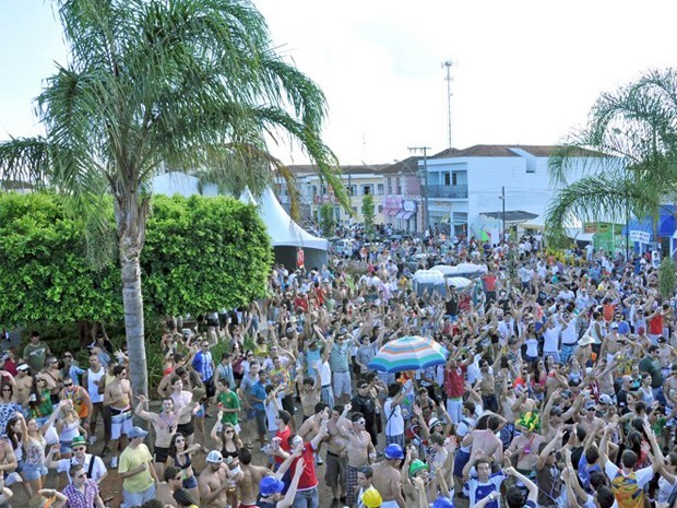 Bloco 'Vermes &amp; Cia' realiza o carnaval em Muzambinho (MG). (Foto: Divulgação)