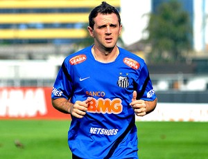 Montillo no treino do Santos (Foto: Ivan Storti / Site Oficial do Santos)