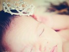Nívea Stelmann posta foto da filha recém-nascida: 'Minha princesa'