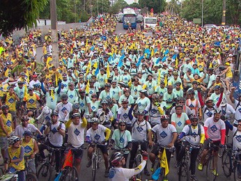 Milhares participaram do passeio ciclístico. (Foto: Reprodução / TV Globo)