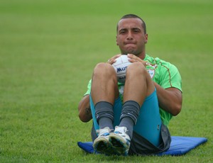 Guilherme em treino da Portuguesa (Foto: Anderson Rodrigues / Globoesporte.com)