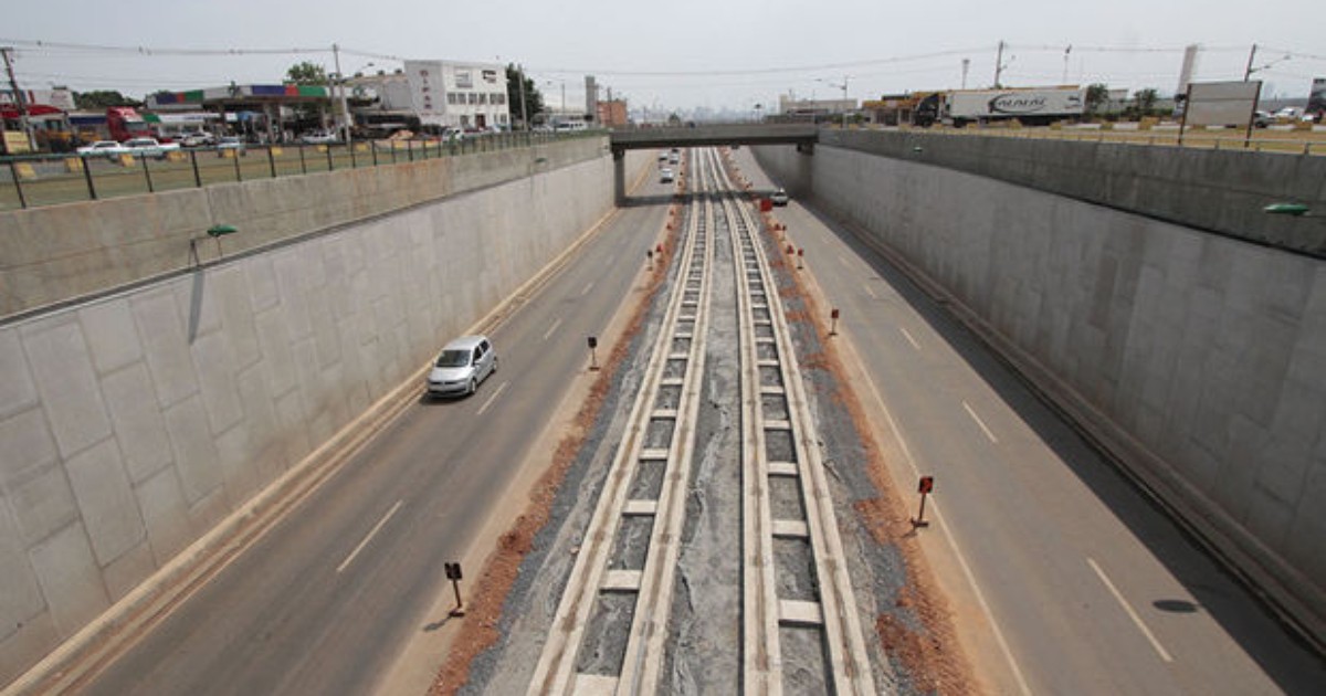 Viaduto de rotatória em cidade de MT é bloqueado e trânsito é ... - Globo.com