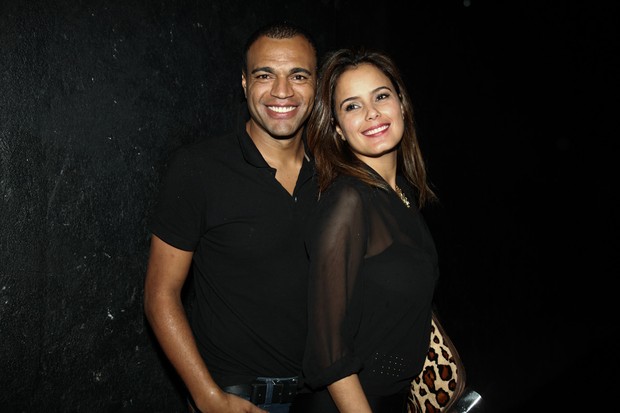 Luciele Di Camargo e o marido, Denílson (Foto: Manuela Scarpa/Photo Rio News)