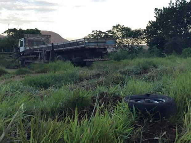 Acidente em rodovia destrói fusca e mata motorista em São Roque (Foto: Divulgação / Prefeitura de São Roque)