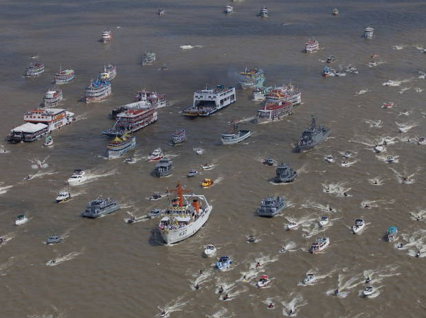 Milhares de embarcações e ribeirinhos participam da homenagem. (Foto: Shirley Penaforte/ O Liberal)