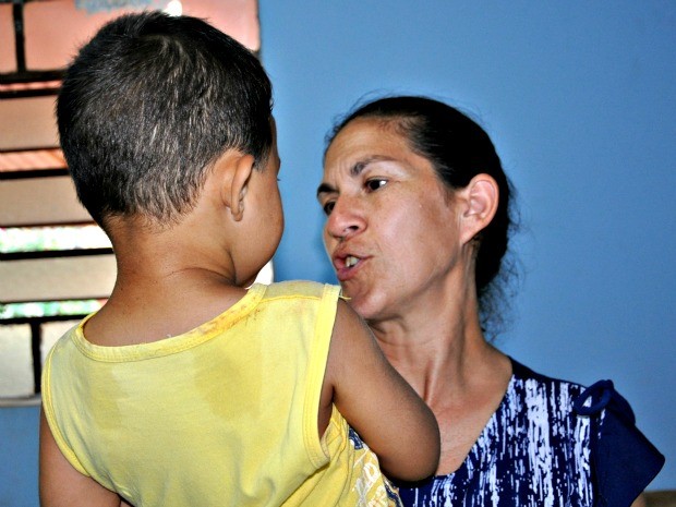 Sônia mora em Campo Grande com o neto Bruninho, filho de Eliza e do goleiro Bruno (Foto: Tatiane Queiroz/ G1MS)