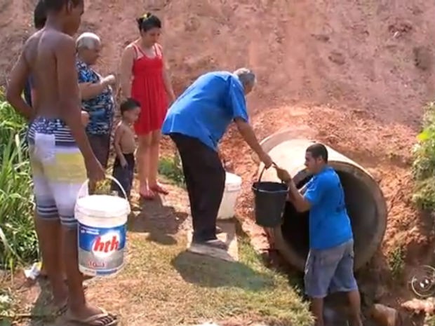 Falta d'água em Itu (Foto: Reprodução/TV TEM)